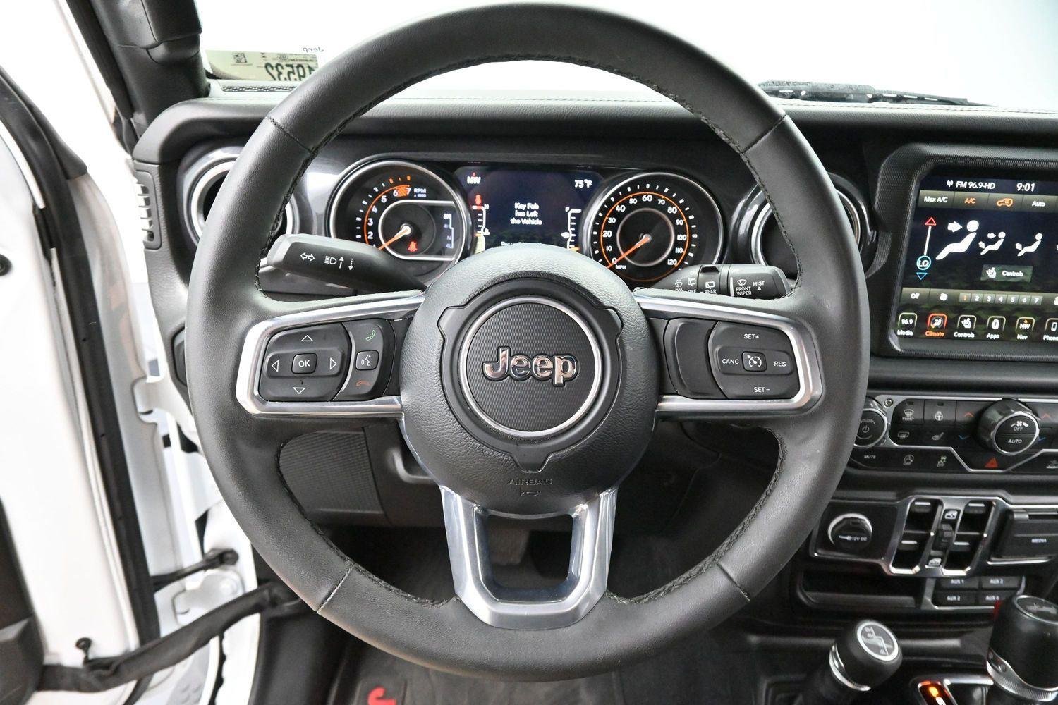 Used 2023 White Jeep Sahara Altitude image 15