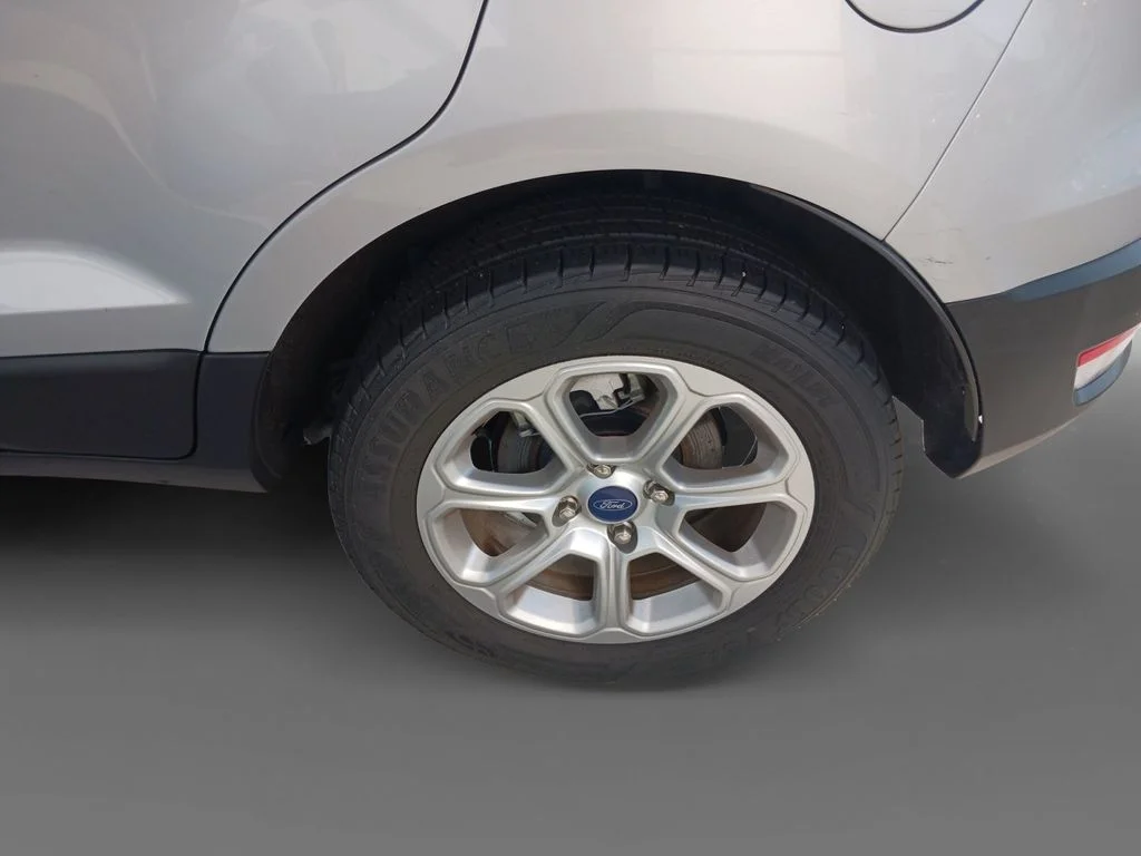 Used 2020 Silver Ford SE image 8