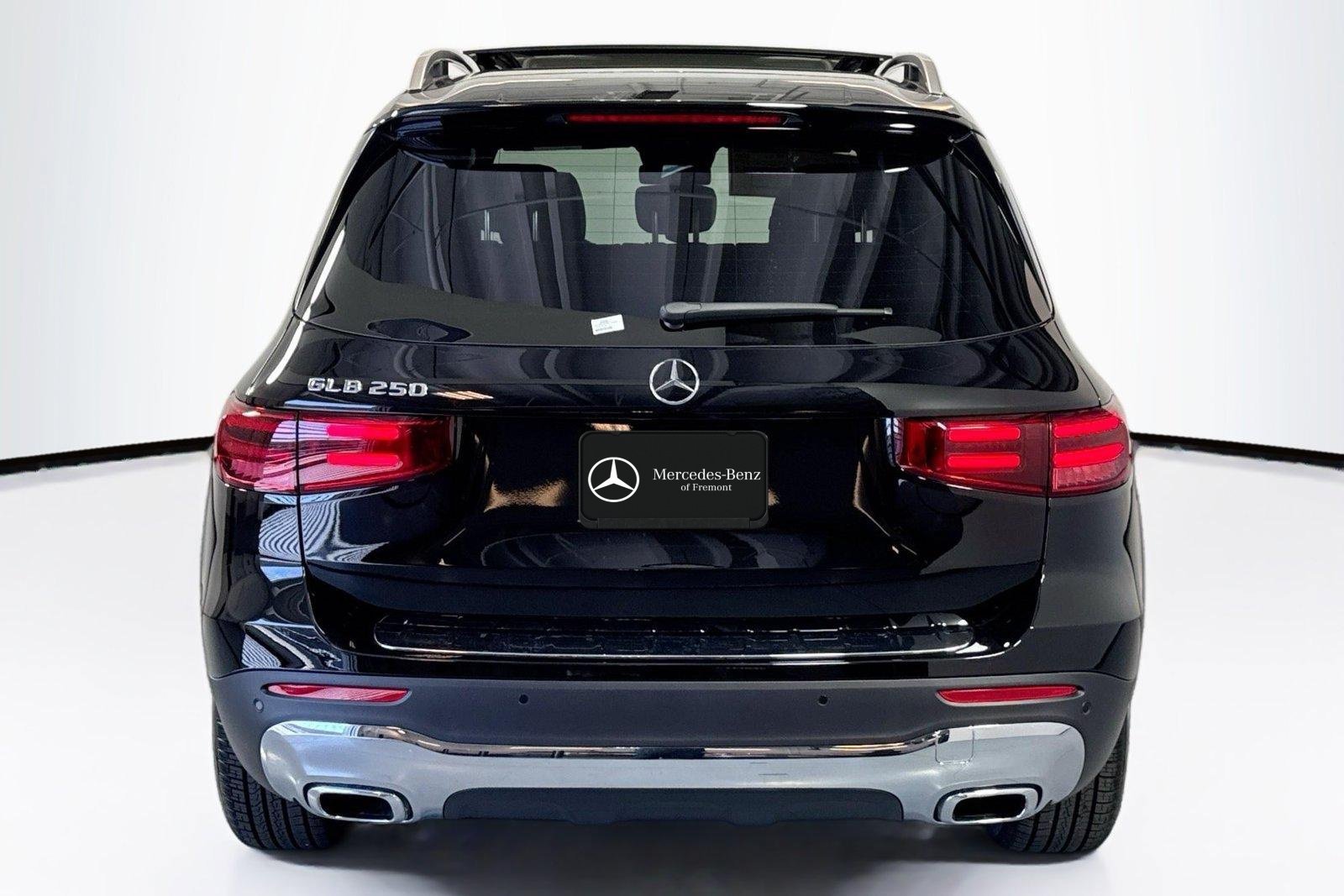 New 2026 Night Black Mercedes-Benz GLB 250 image 6