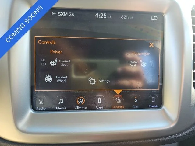 Used 2017 White Jeep Latitude image 16