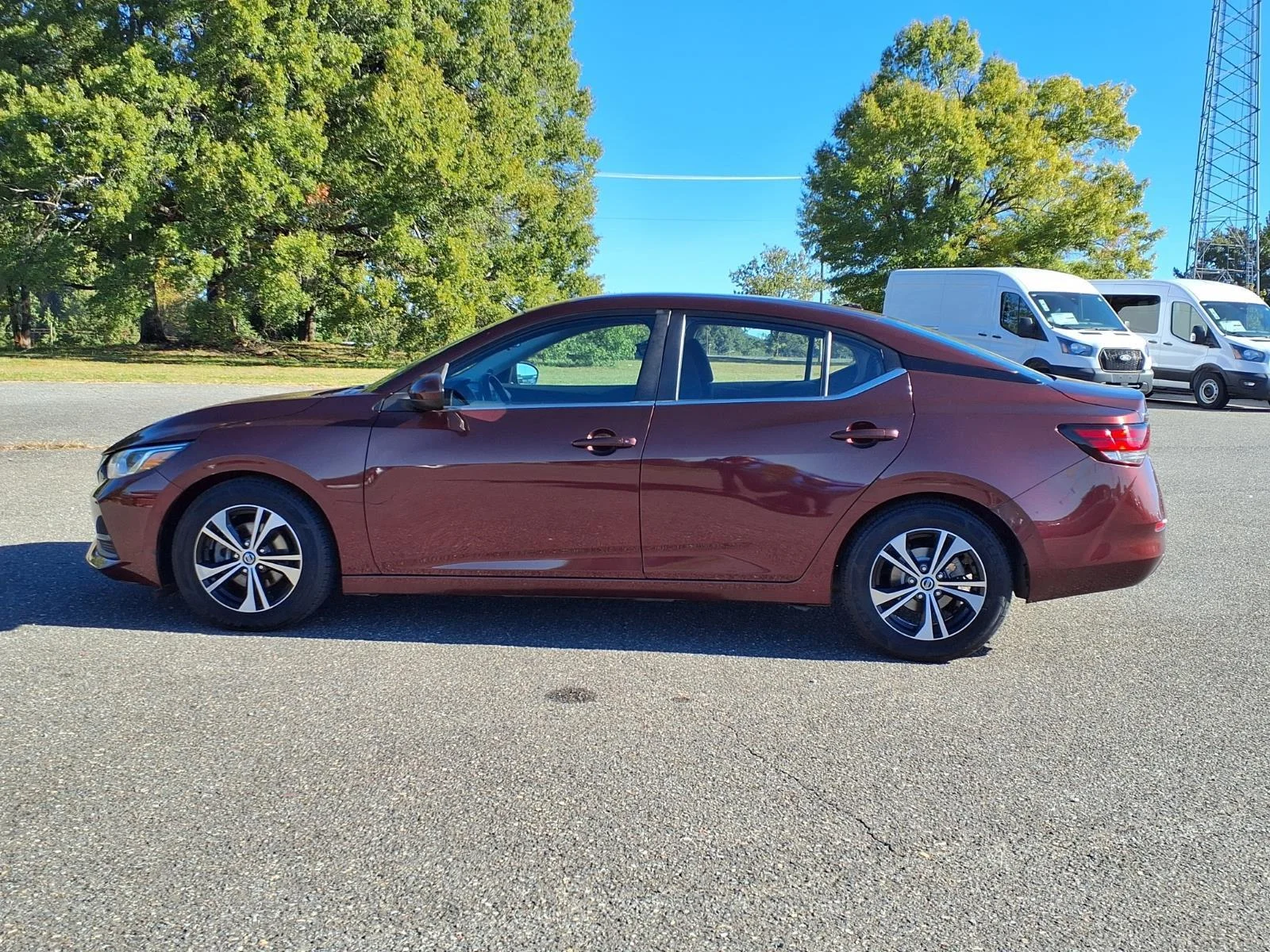 Used 2022 Rosewood Metallic Nissan SV image 3