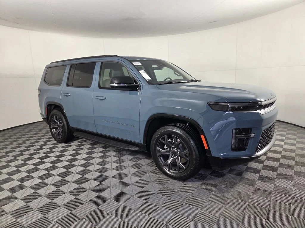 New 2026 Steel Blue Exterior Paint Jeep Limited Altitude image 2