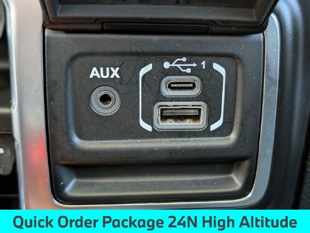 Used 2021 White Jeep High Altitude image 32