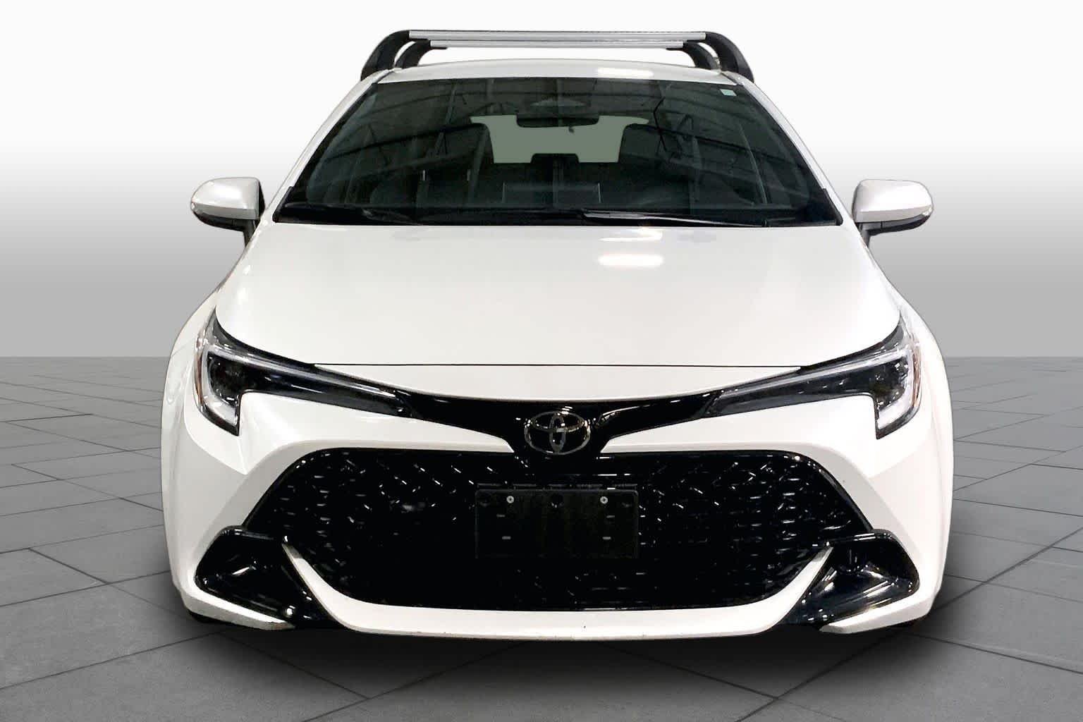 Used 2024 Wind Chill Pearl Toyota SE image 4