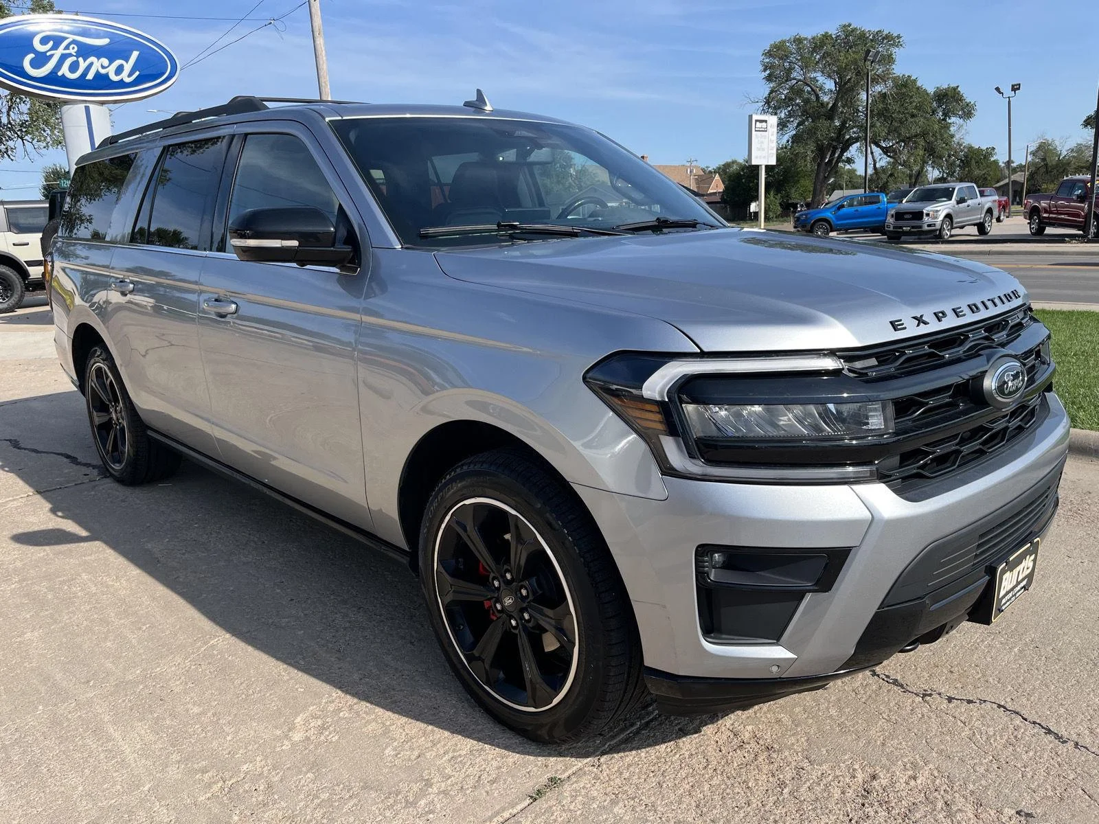 Used 2022 Iconic Silver Metallic Ford Limited image 4