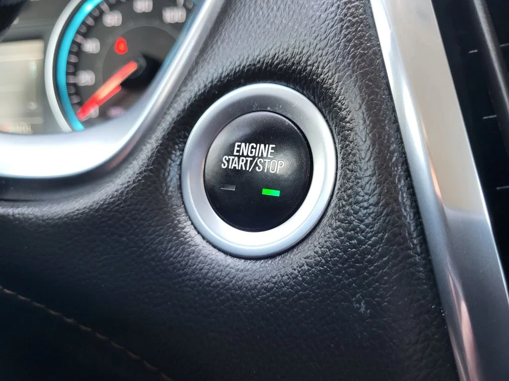 Used 2019 GRAPHITE METALLIC Chevrolet LT Cloth image 17