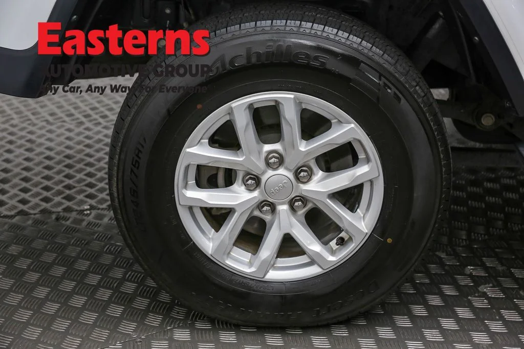 Used 2023 White Jeep Sport image 27
