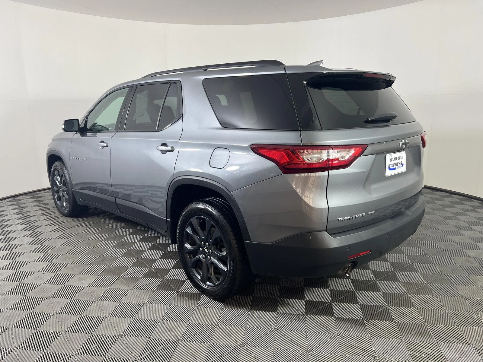 Used 2020 SATIN STEEL METALLIC Chevrolet RS image 29