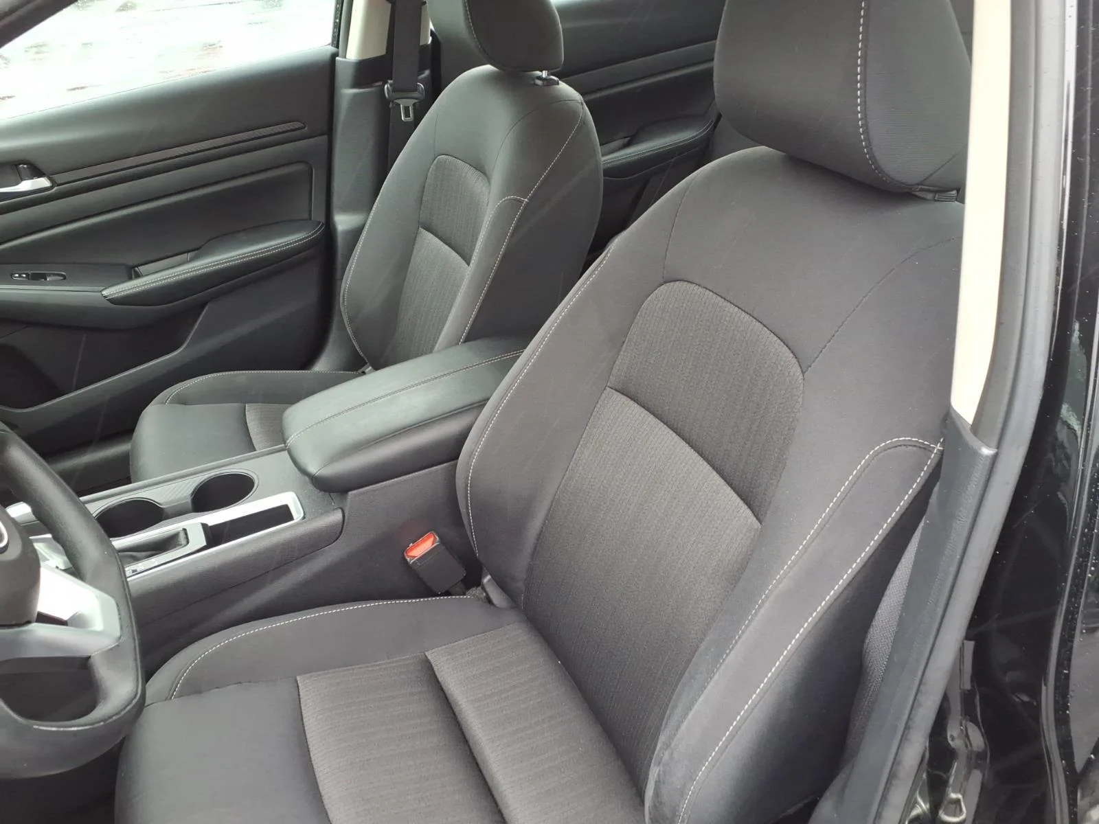 Used 2025 Super Black Nissan SV image 18