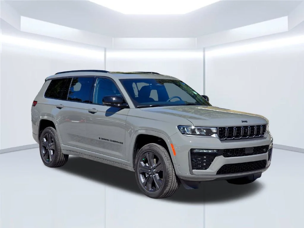 New 2027 Gray Jeep Limited Reserve image 16