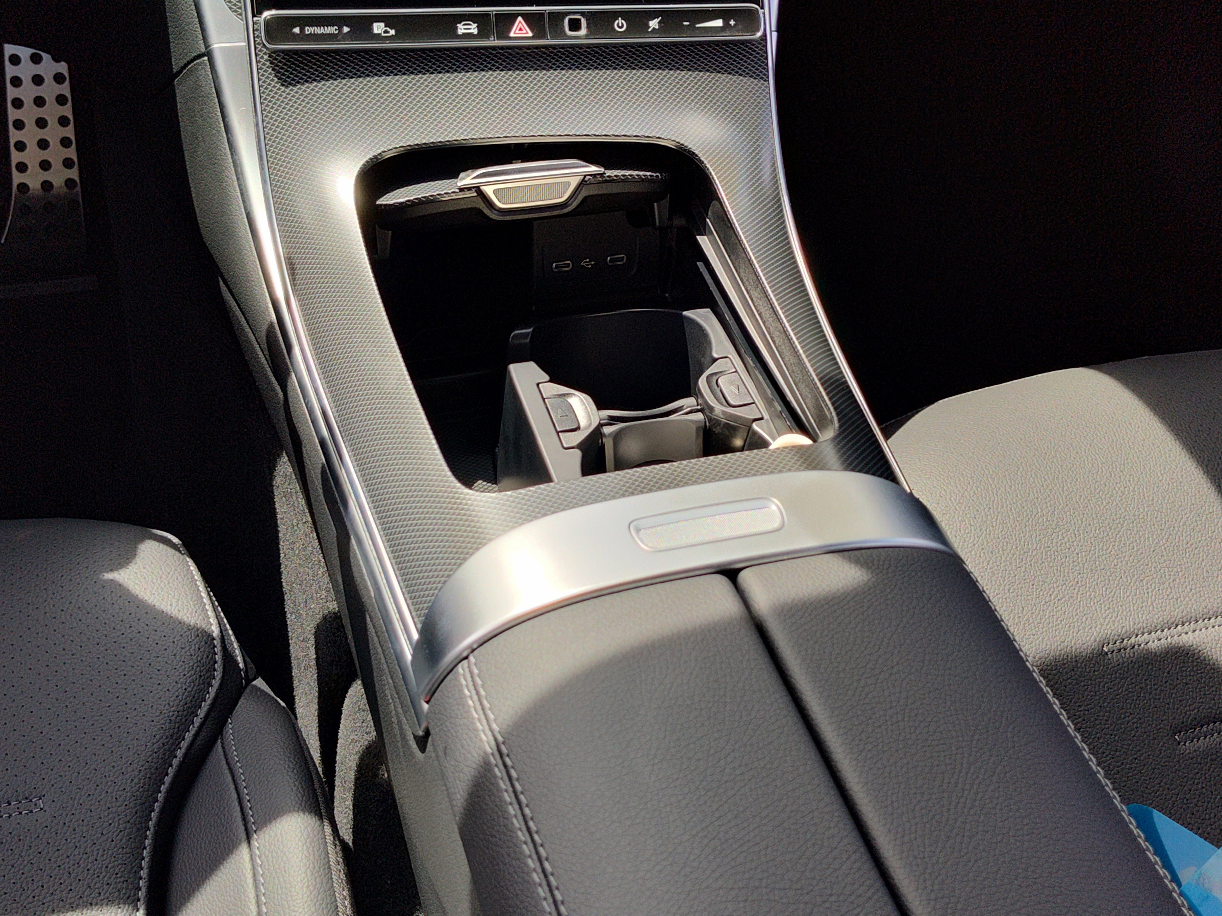2025 Mercedes-Benz C-Class Sedan C 300 - Photo 24