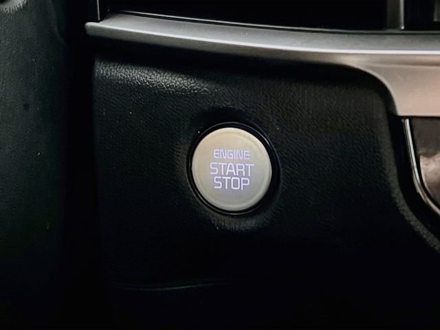 Used 2025  Kia LX image 16