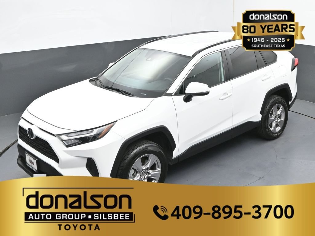 Used 2025 White Toyota XLE image 27