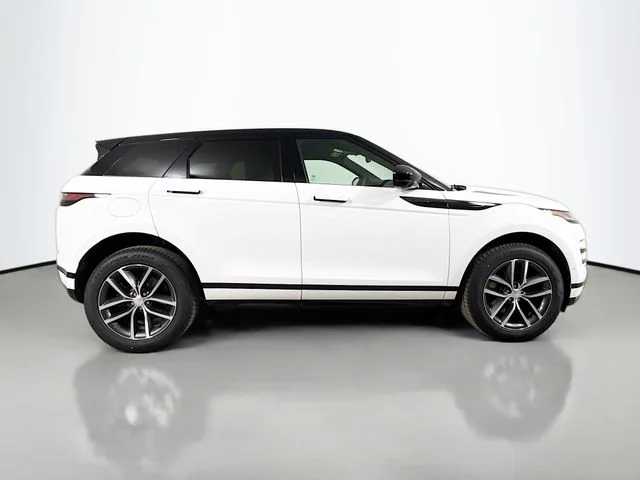 New 2026 Fuji White Land Rover Dynamic SE image 4