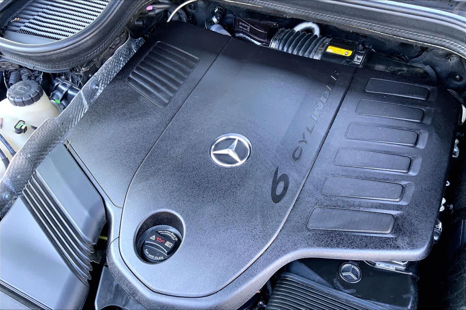 Used 2025 Selenite Grey Metallic Mercedes-Benz GLE 450 image 33