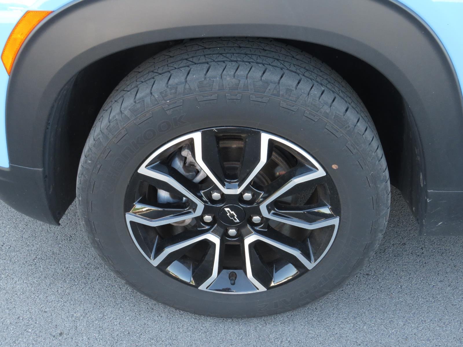 Used 2024 Fountain Blue Chevrolet ACTIV image 21