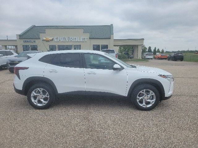 2026 Chevrolet Trax LS - Photo 19