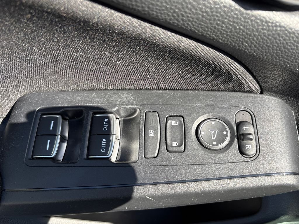 Used 2023  Honda Sport image 12