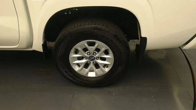 Used 2024 Glacier White Nissan SV image 9