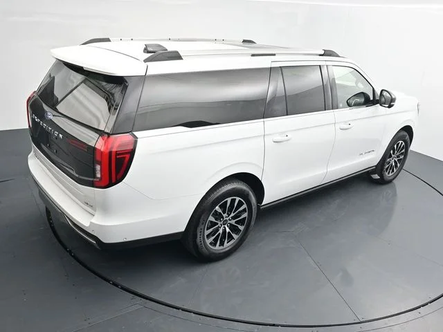 Used 2025 White Ford Platinum image 34