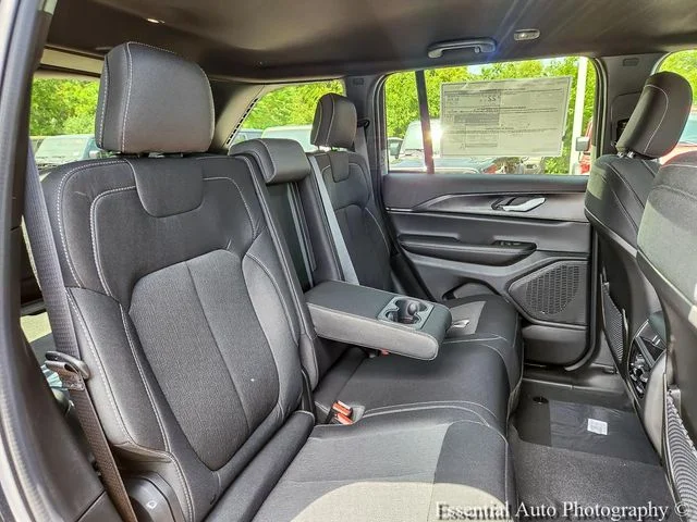 New 2026 Bright White Clearcoat Jeep Laredo image 22