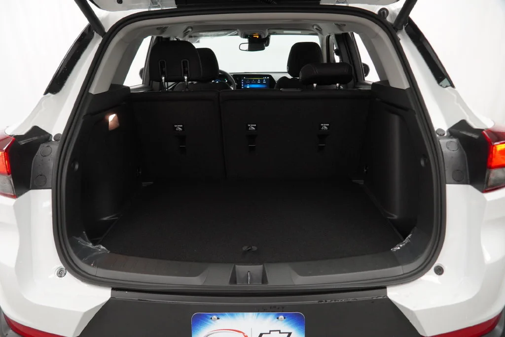 New 2026 Summit White Chevrolet LT image 33