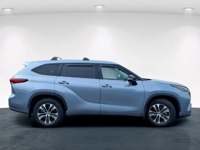 Used 2022 Blue Toyota XLE image 7
