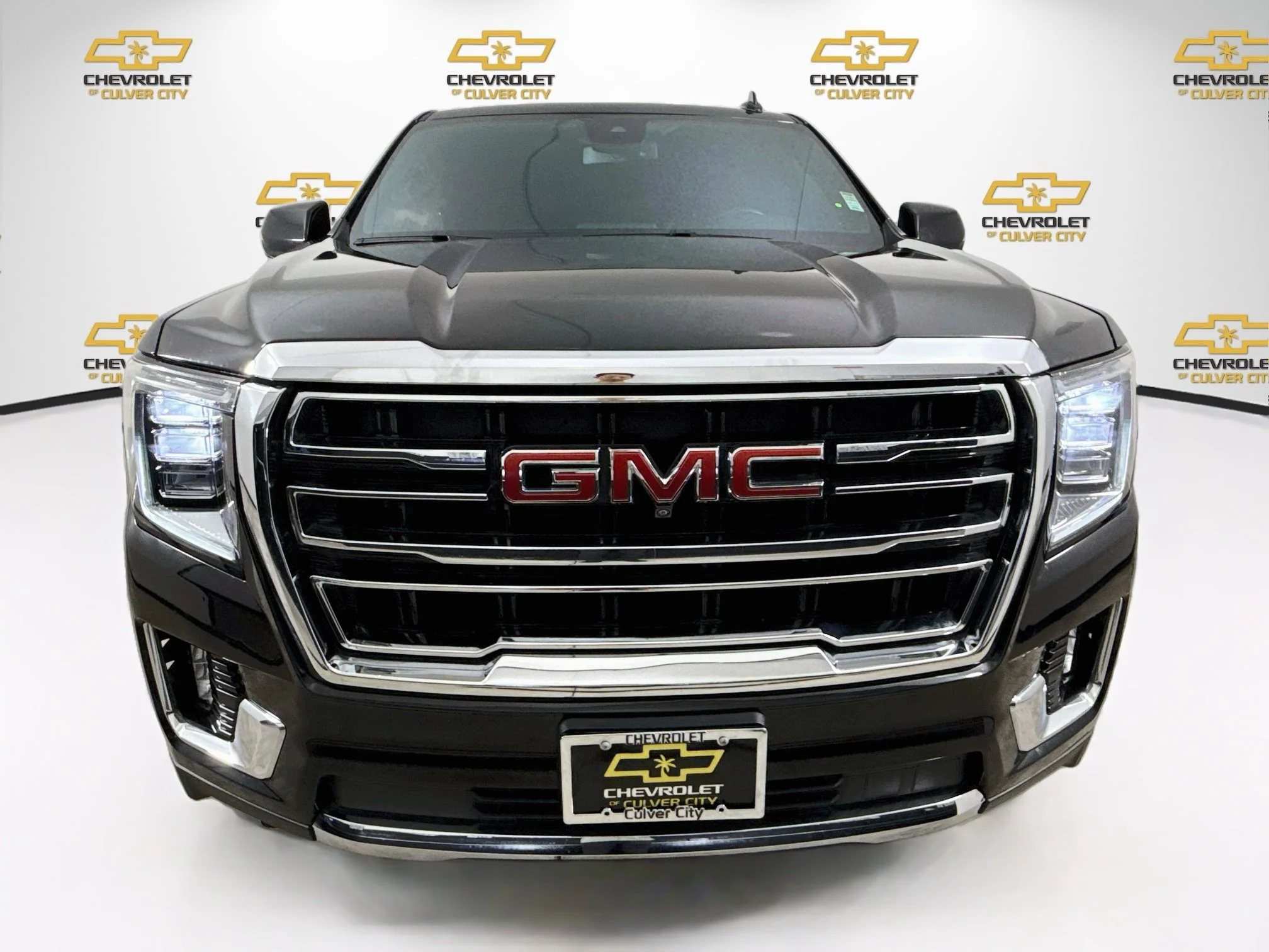 Used 2024 Onyx Black GMC SLT image 2