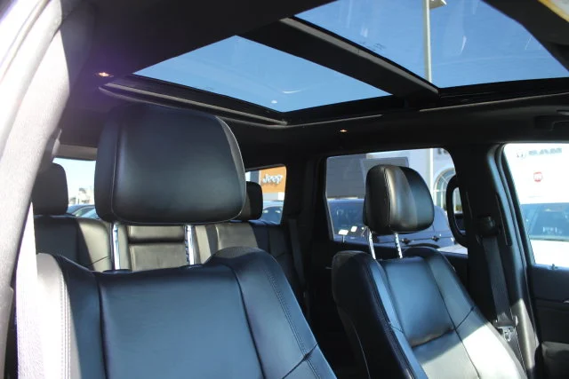 Used 2020 Gray Jeep Limited image 34