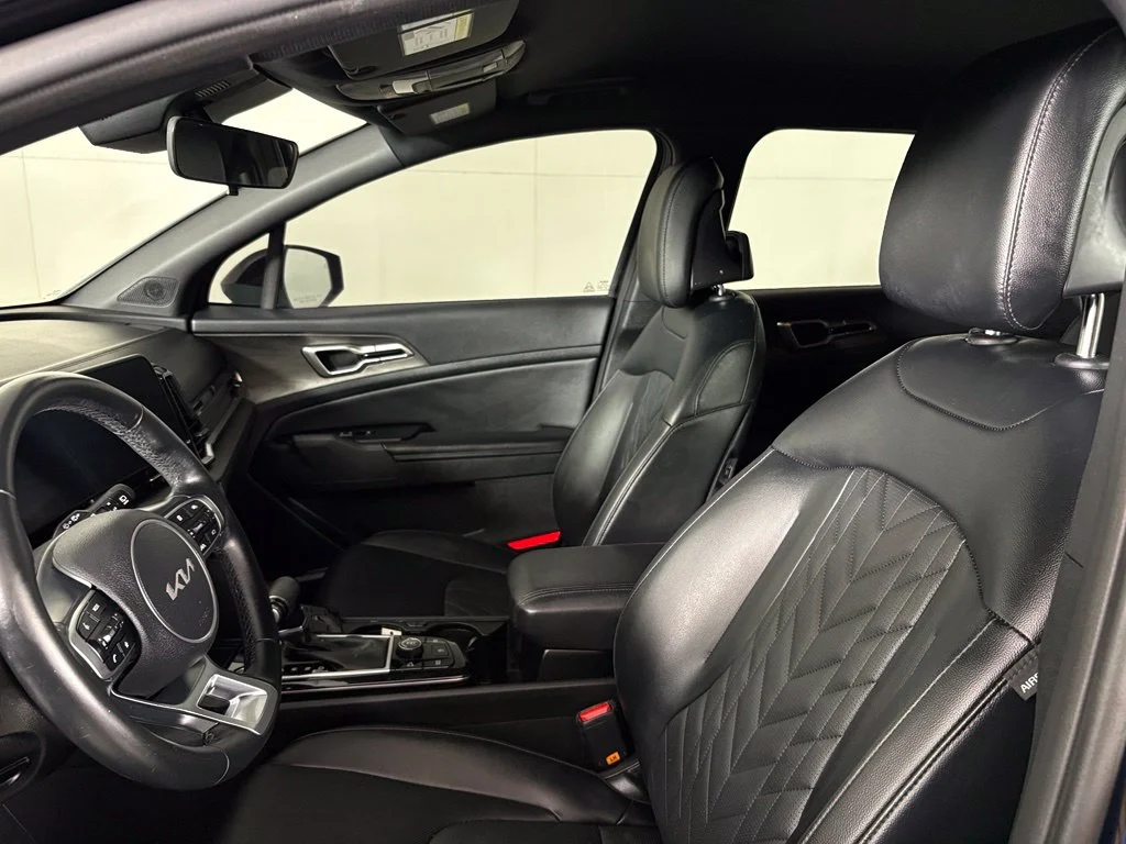 Used 2023 Black Kia X-Line image 17