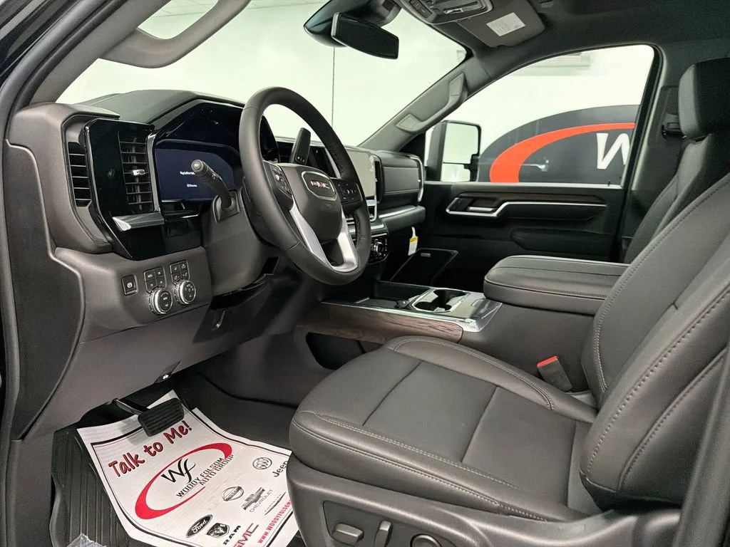 New 2026 Onyx Black GMC SLT image 9