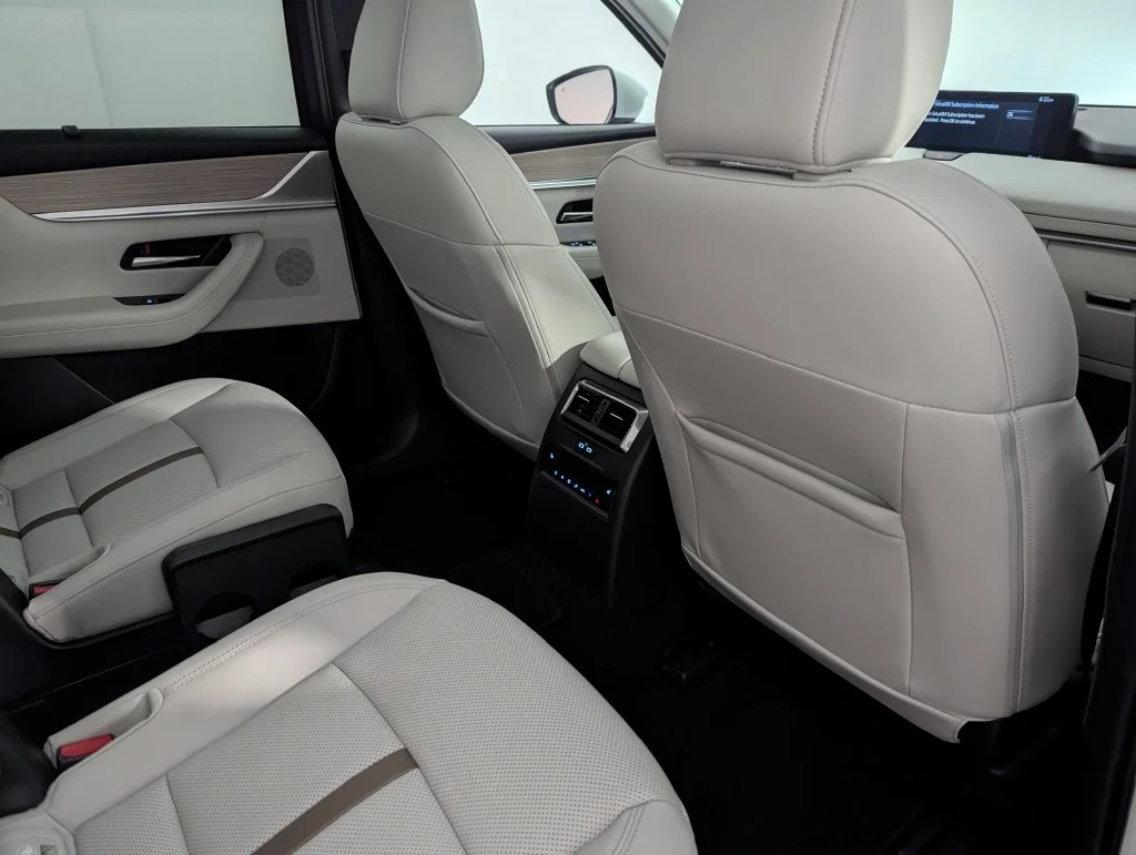 Used 2024 White Mazda Premium Plus AWD w/ 3rd Row Seats image 52