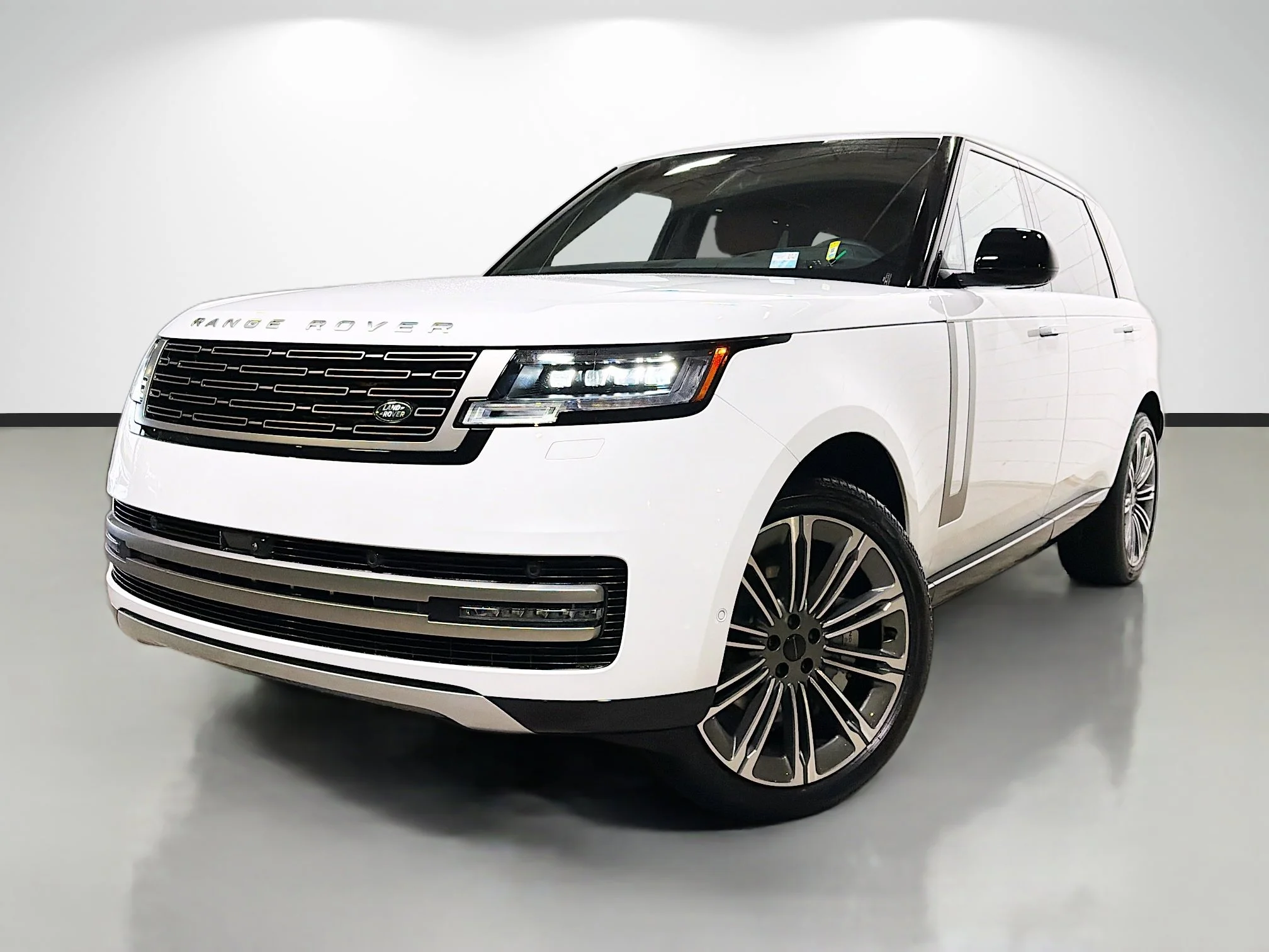 2026 Land Rover Range Rover 4.4 SE LWB 7's photo