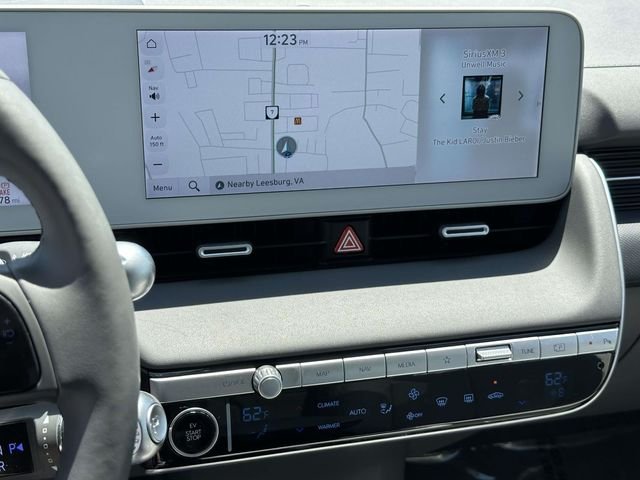 Used 2024 White Hyundai Limited image 3