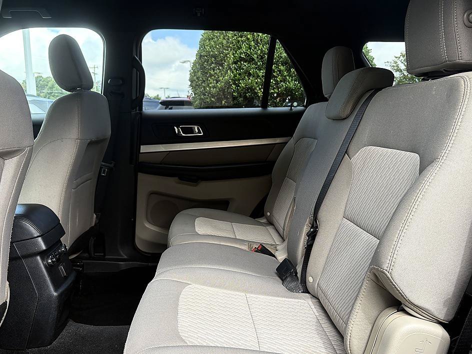 Used 2018 Shadow Black Ford Base image 9