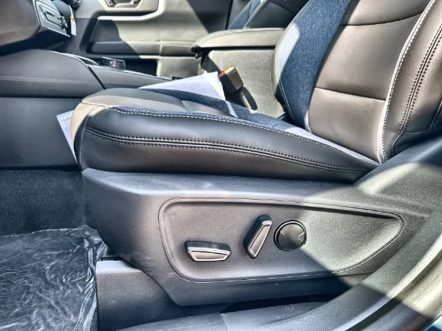 New 2026 Azure Gray Metallic Tri-Coat Ford Outer Banks® image 52