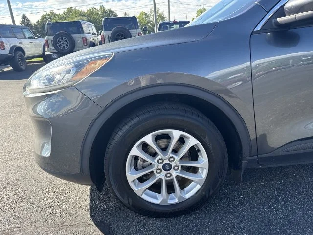 Used 2020 Magnetic Metallic Ford SE image 20