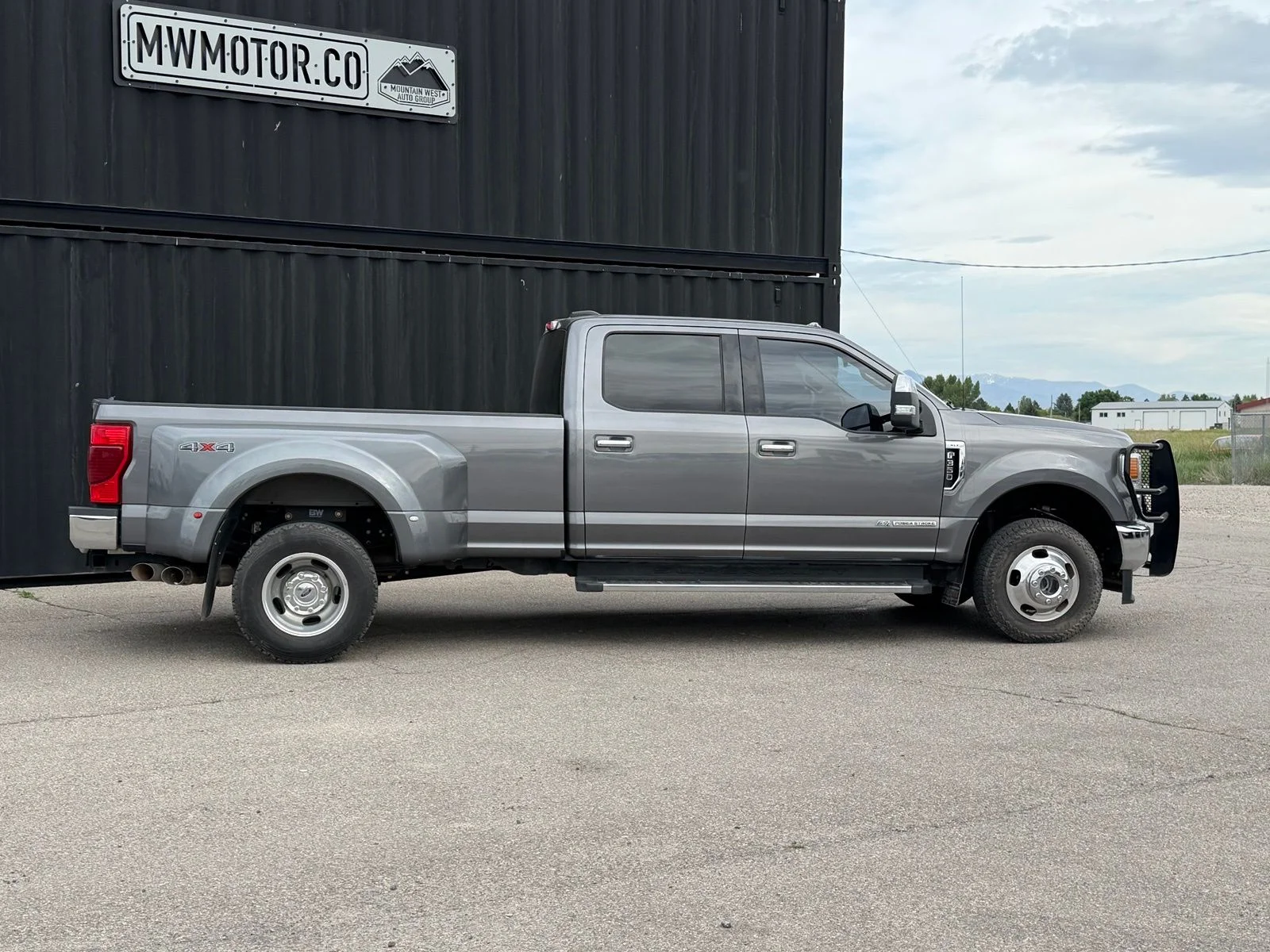 Used 2021 Gray Ford XLT image 3