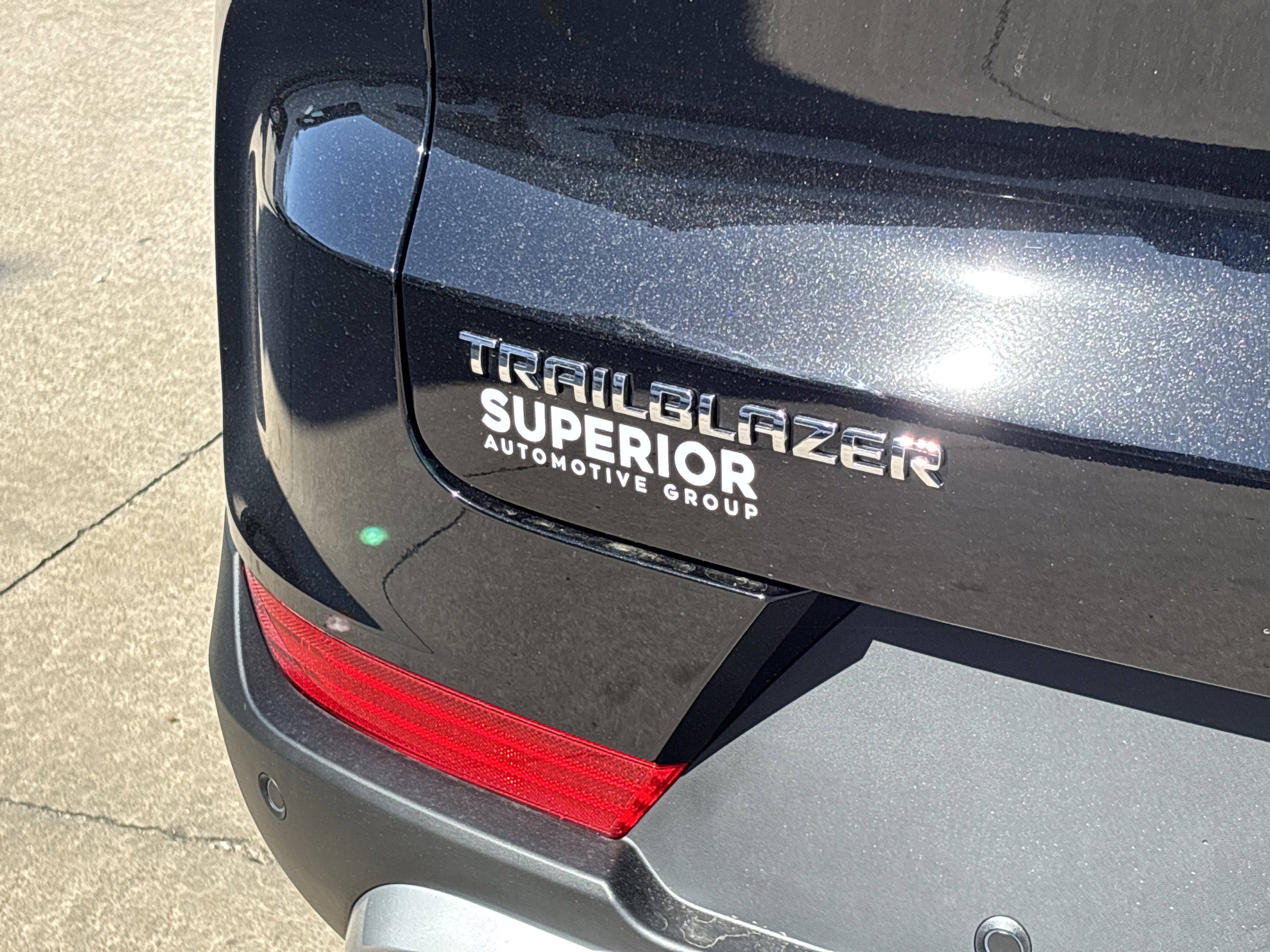 New 2026 Mosaic Black Metallic Chevrolet LT image 5