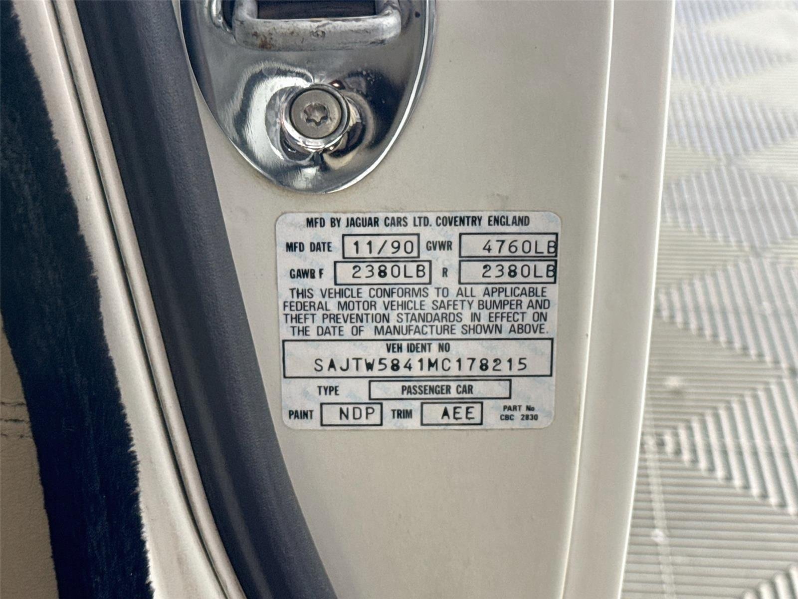 Used 1991 White Jaguar V12 image 26