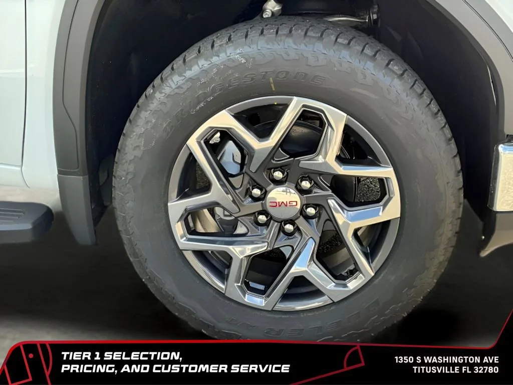 New 2026 Glacier White Tricoat GMC SLT image 19