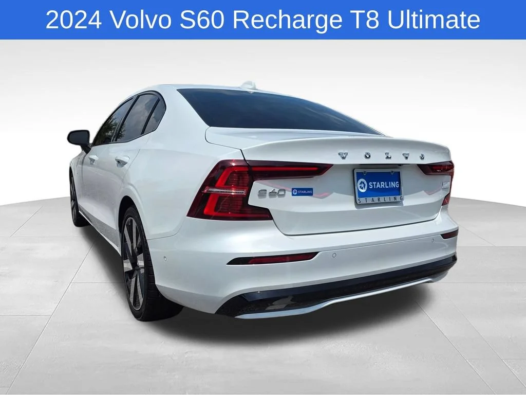 Used 2024 White Volvo T8 Ultimate Dark Theme image 7