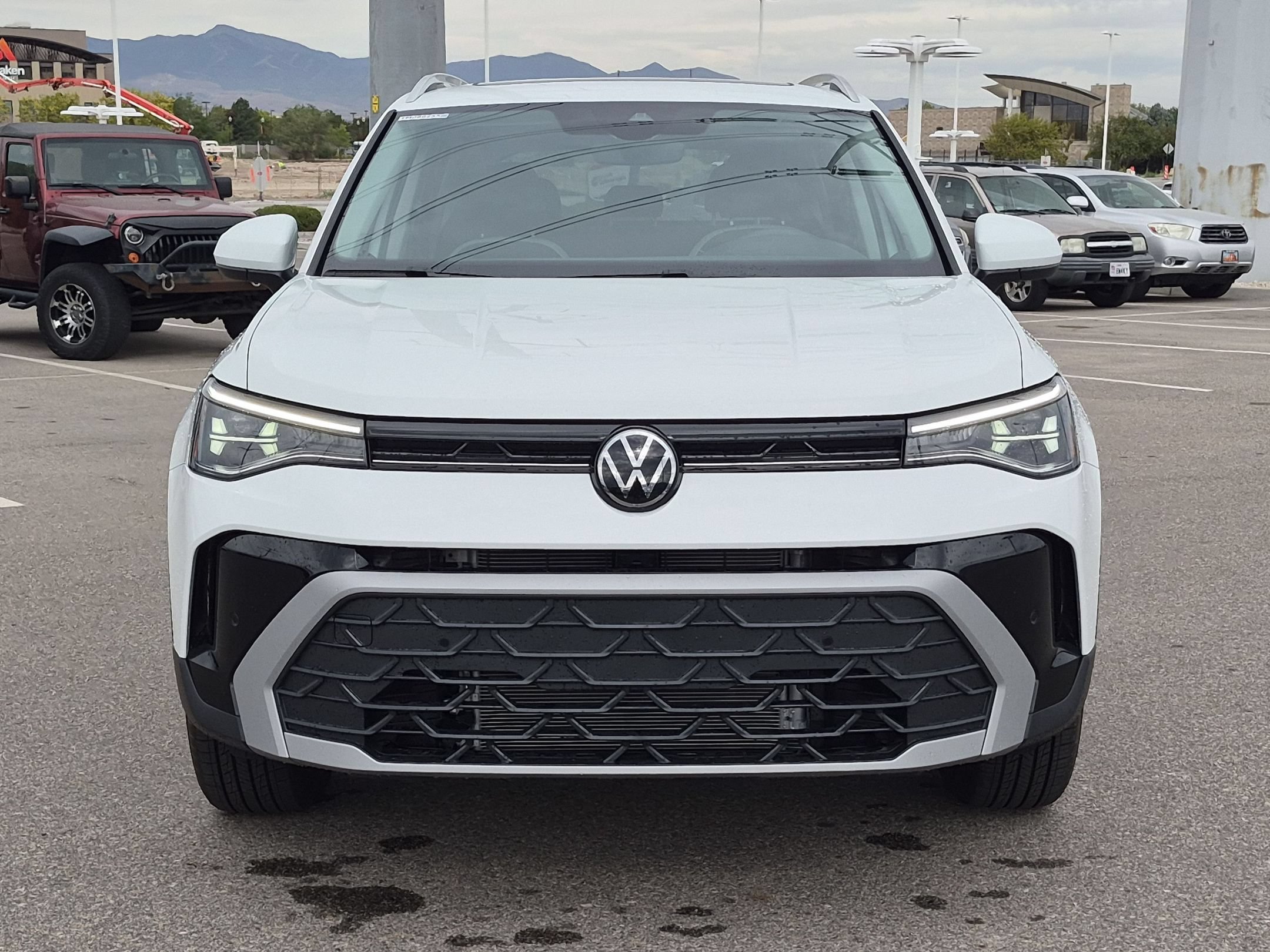 New 2026 Pure White Volkswagen SE image 9