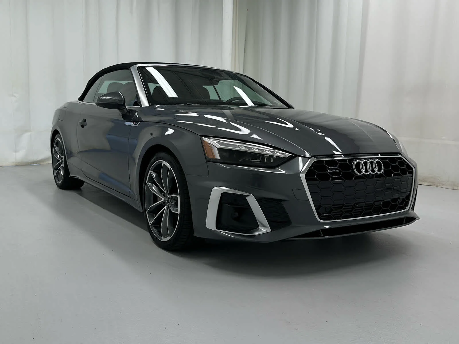 Used 2024 Daytona Gray Pearl Effect/Black Roof Audi S line Premium Plus image 9