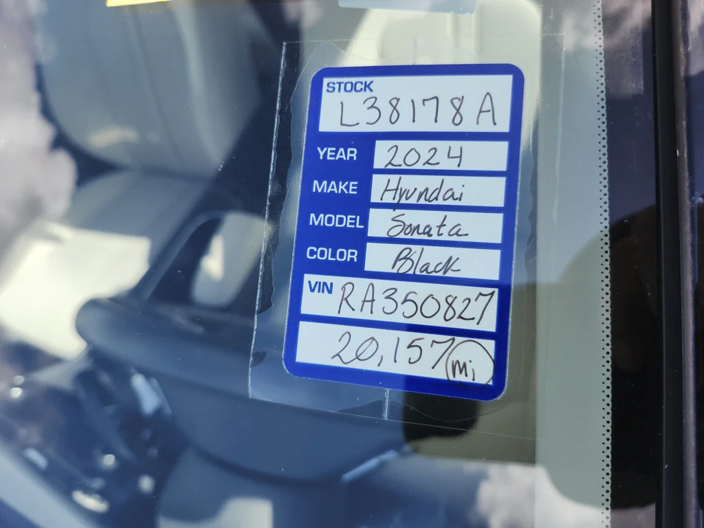 Used 2024 Black Hyundai SEL image 6