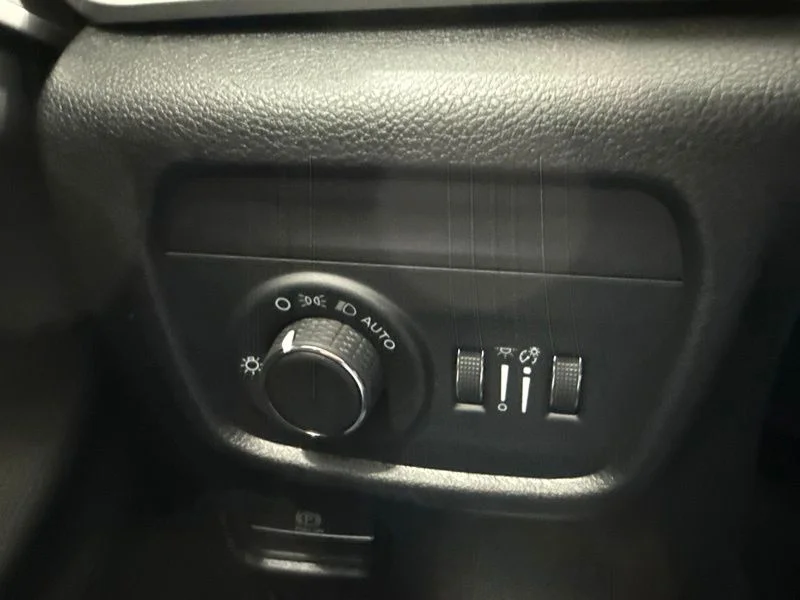 New 2026 Baltic Gray Metallic Clearcoat Jeep Altitude image 24