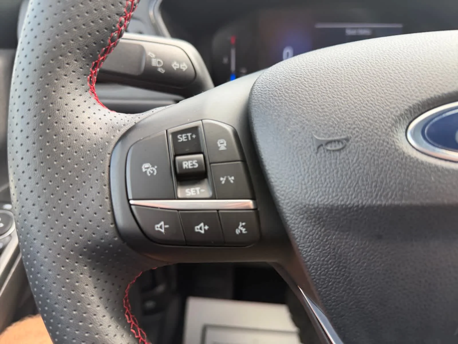 Used 2024 Agate Black Ford ST-Line image 31