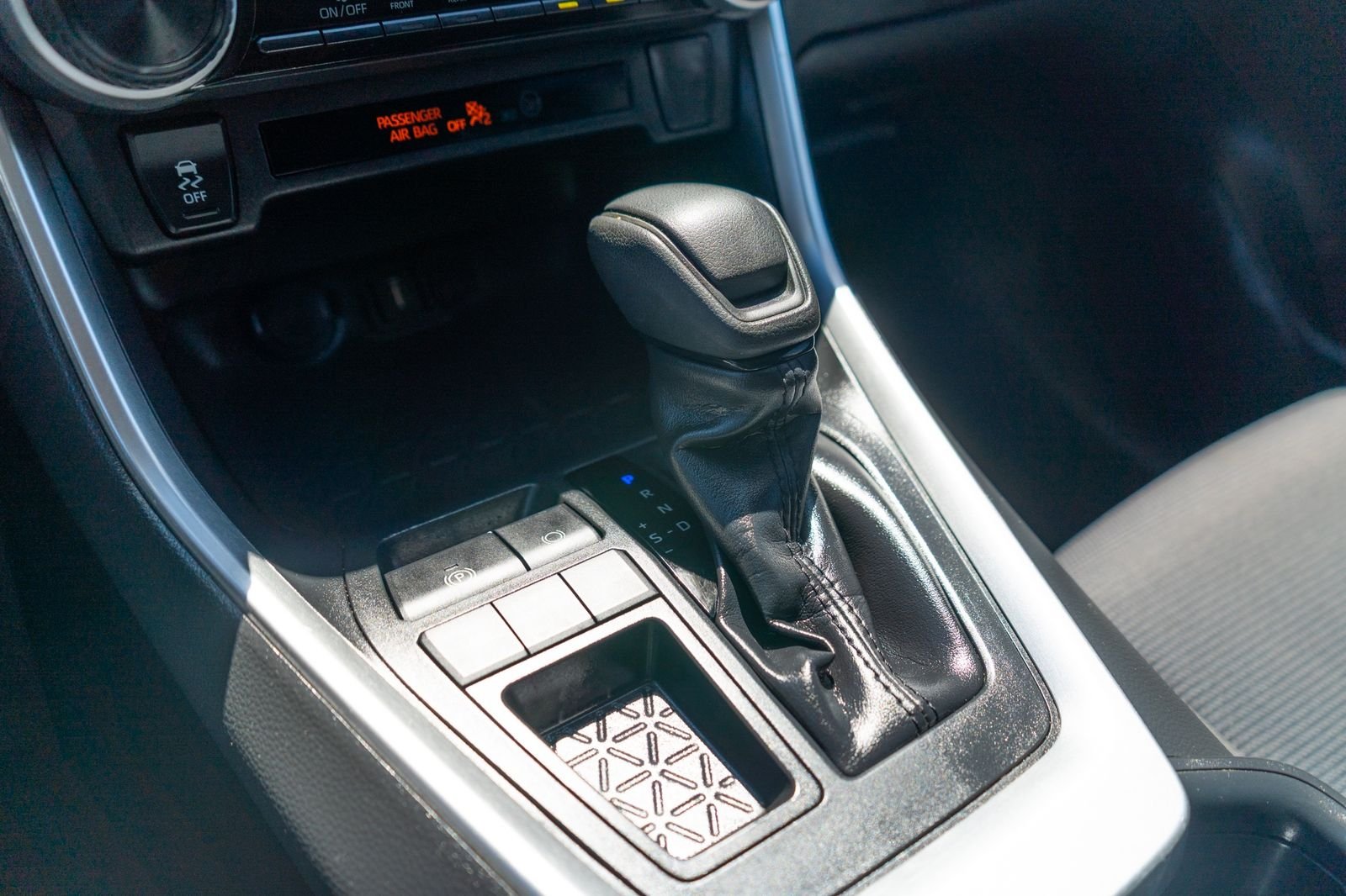 Used 2020 Super White Toyota LE image 24