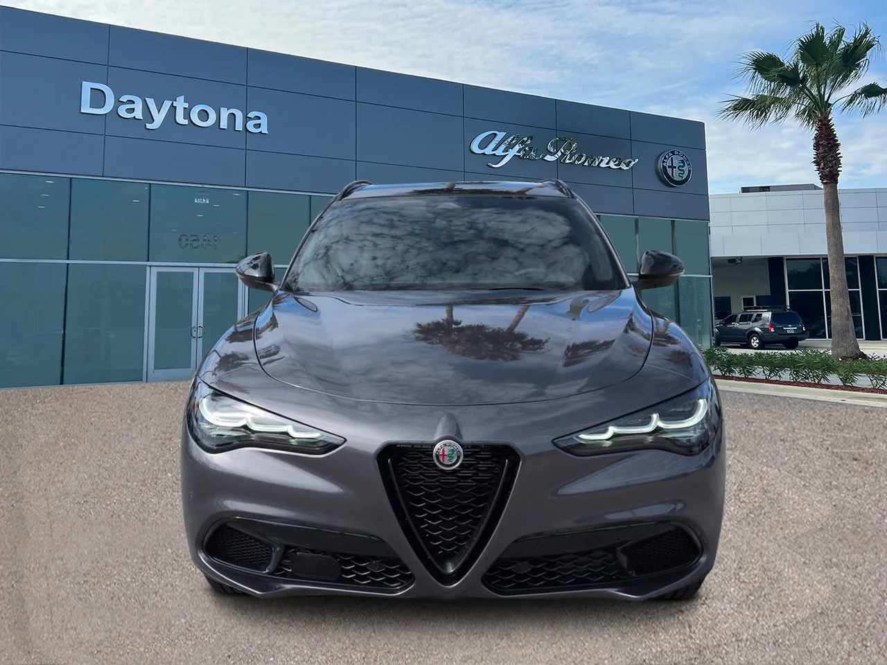 New 2026 Vesuvio Gray Metallic Exterior Paint Alfa Romeo  image 8