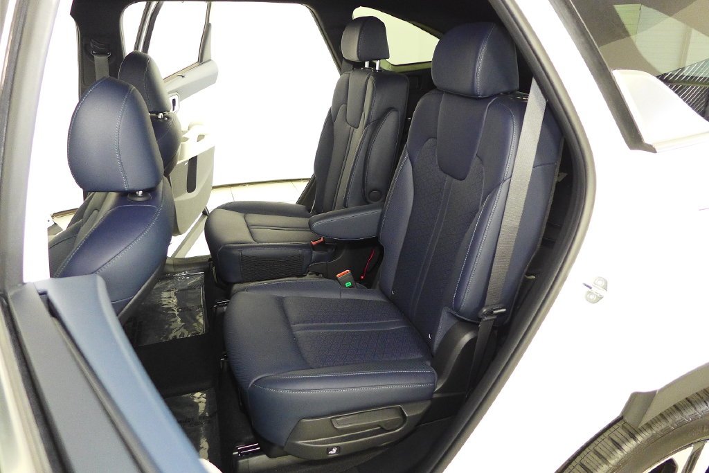 Used 2023 Snow White Pearl Kia SX Prestige image 20